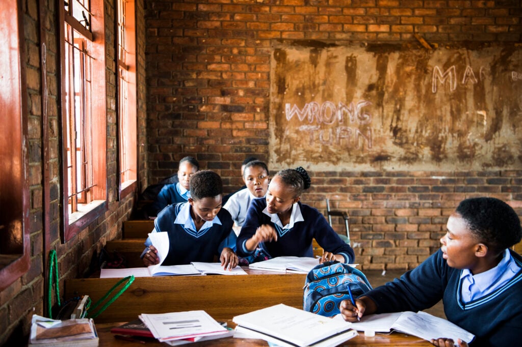 Rakudubane School 4958 Dv