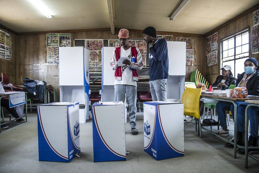 South African Citizens Out Voting Photo Delwyn Verasamy